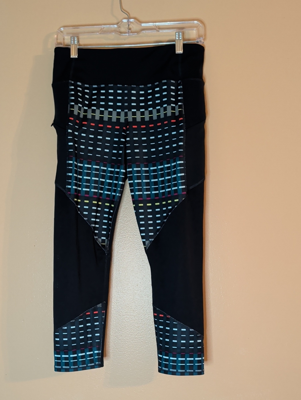 Athleta Women's Timeless Contender Capri Leggings Navy Multicolor Pattern Size M